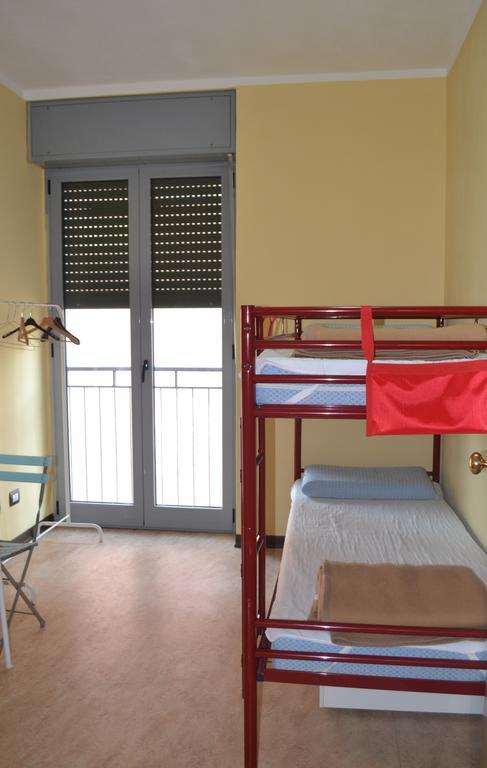 Ostello Di Saronno - Malpensa Hostel Стая снимка